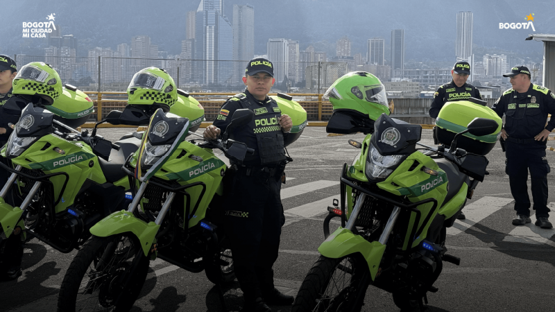 Foto_entreg_de_motocicletas_en_los_martires