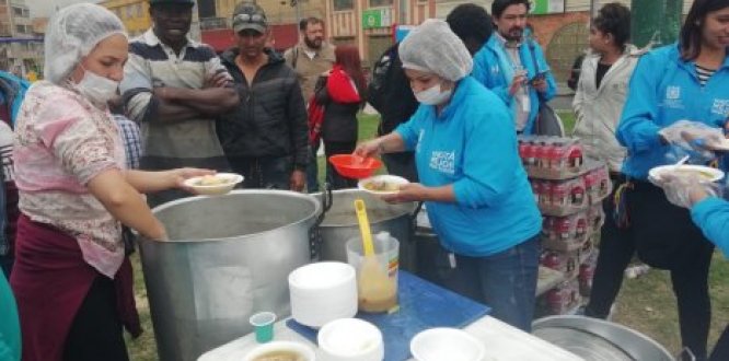 Sancocho Comunitario para habitantes del Barrio Santafe foto5