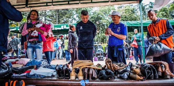 El ropero solidario llegó a Los Mártires para alegrar la Navidad de las y los carreteros El ropero solidario llegó a Los Mártires para alegrar la Navidad de las y los carreteros