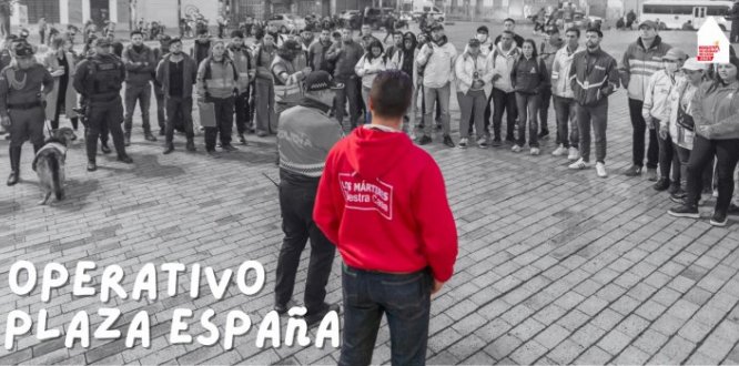 Foto operativo de Inspección, Vigilancia y Control eb el sector de plaza España