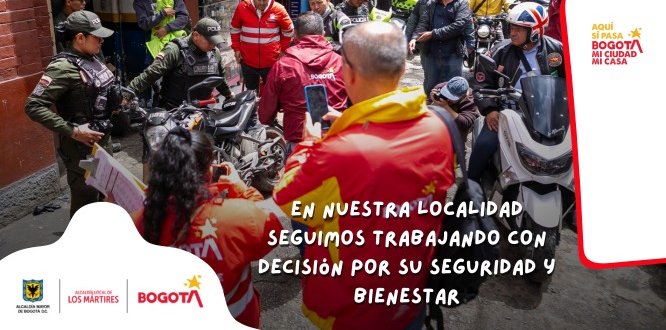 Foto con integrantes de la Alcaldía Local y Policia Metropolitana en Operativo (ICV)